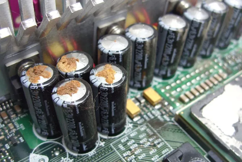 Bad capacitors (photo 1)